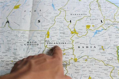 Brazilian states embroiled in controversy over movement of goods .